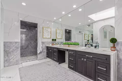 Bath - 10113 E Topaz Dr, Scottsdale, AZ 85258 photo 6 of 12