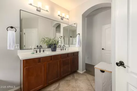 Bath - 590 E Raven Ct, Gilbert, AZ 85297 photo 4 of 6