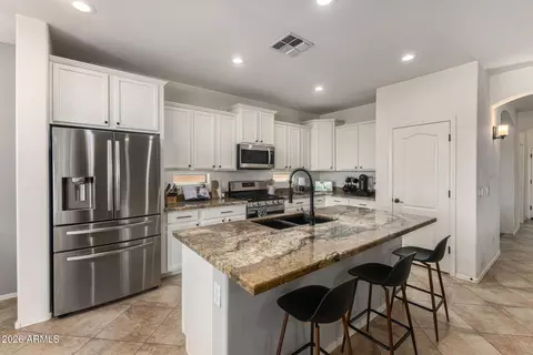 Kitchen - 590 E Raven Ct, Gilbert, AZ 85297 photo 4 of 4