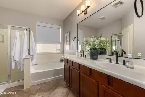 Bath - 590 E Raven Ct, Gilbert, AZ 85297 photo 2 of 6
