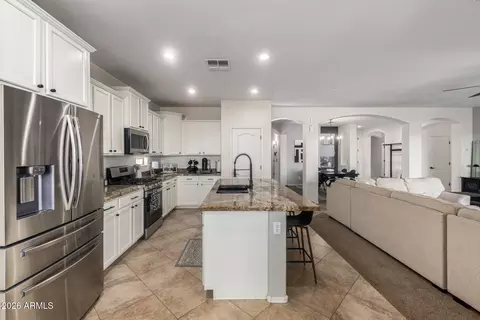 Kitchen - 590 E Raven Ct, Gilbert, AZ 85297 photo 2 of 4
