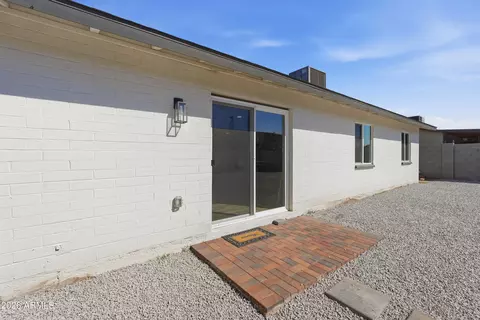Exterior - 4929 W Berkeley Rd, Phoenix, AZ 85035 photo 3 of 8
