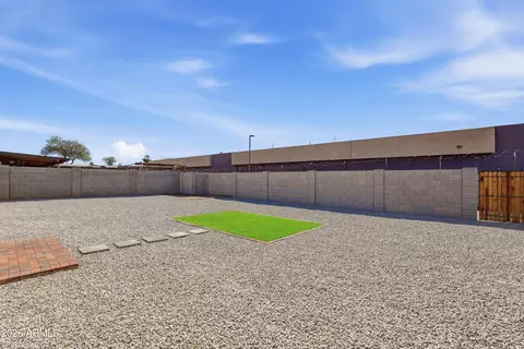 Exterior - 4929 W Berkeley Rd, Phoenix, AZ 85035 photo 4 of 8