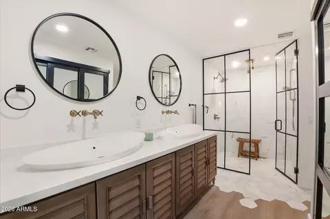 Bath - 4632 E Winston Dr, Phoenix, AZ 85044 photo 1 of 3
