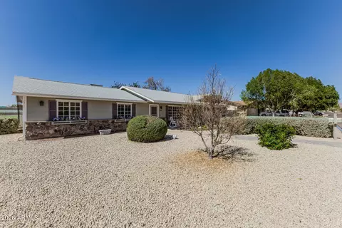 Exterior - 690 S Copper Dr, Apache Junction, AZ 85120 photo 1 of 6