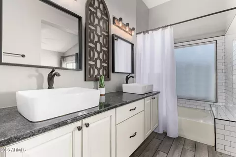 Bath - 1441 E Glenhaven Dr, Phoenix, AZ 85048 photo 2 of 2