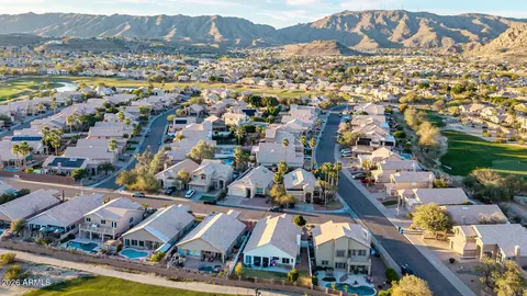View/Area - 1441 E Glenhaven Dr, Phoenix, AZ 85048 photo 8 of 11