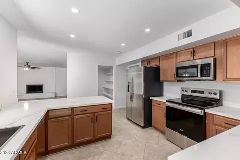 5107 W Harmont Dr, Glendale, AZ 85302