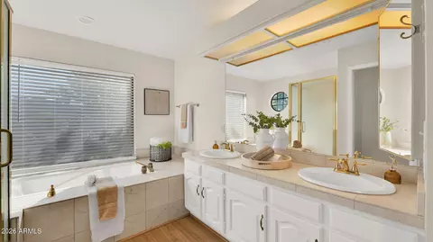 Bath - 1843 E Sheena Dr, Phoenix, AZ 85022 photo 4 of 6