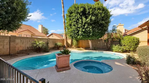 Exterior - 1843 E Sheena Dr, Phoenix, AZ 85022 photo 4 of 9