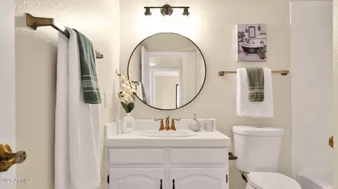 Bath - 1843 E Sheena Dr, Phoenix, AZ 85022 photo 2 of 6