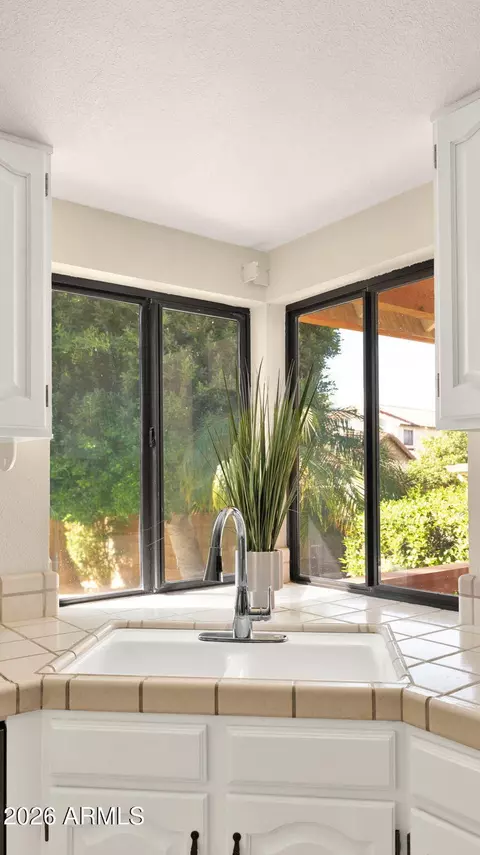 Kitchen - 1843 E Sheena Dr, Phoenix, AZ 85022 photo 2 of 4