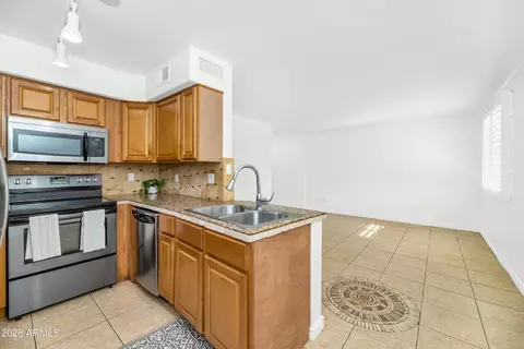 3313 N 68th St #E137, Scottsdale, AZ 85251