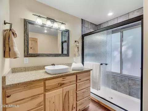 Bath - 6829 W Robbin Ln, Pine, AZ 85544 photo 2 of 3