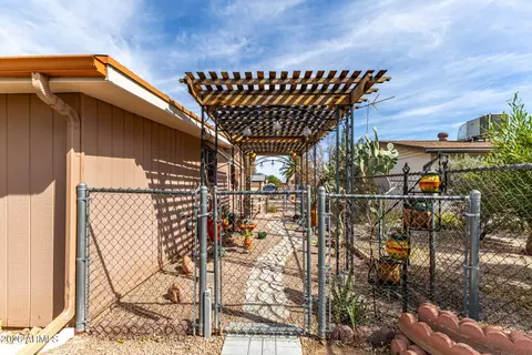 Exterior - 1144 S Main Dr, Apache Junction, AZ 85120 photo 7 of 8