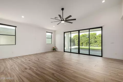 Living - 2418 E Amelia Ave, Phoenix, AZ 85016 photo 2 of 4