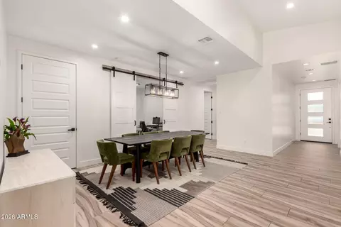 Dining - 2418 E Amelia Ave, Phoenix, AZ 85016 photo 1 of 1