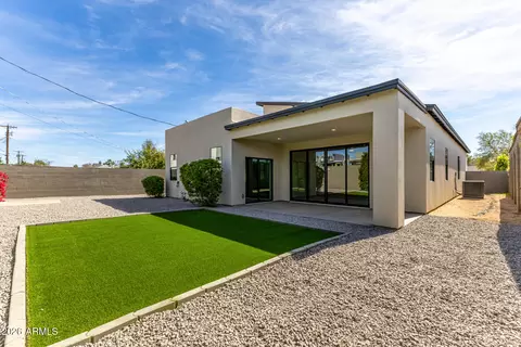Exterior - 2418 E Amelia Ave, Phoenix, AZ 85016 photo 2 of 6
