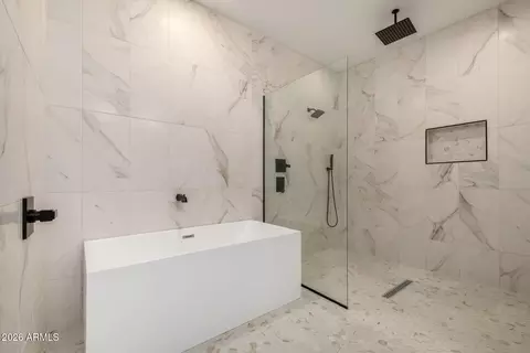 Bath - 2418 E Amelia Ave, Phoenix, AZ 85016 photo 2 of 5