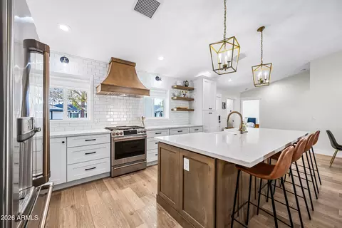 Kitchen - 4110 E Catalina Dr, Phoenix, AZ 85018 photo 4 of 10