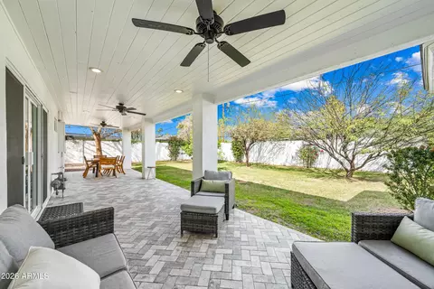 Exterior - 4110 E Catalina Dr, Phoenix, AZ 85018 photo 5 of 10