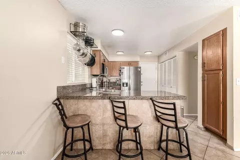 Kitchen - 4122 E Mountain Vista Dr, Phoenix, AZ 85048 photo 1 of 3