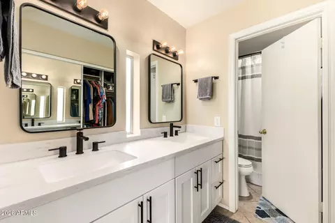 Bath - 4122 E Mountain Vista Dr, Phoenix, AZ 85048 photo 2 of 3