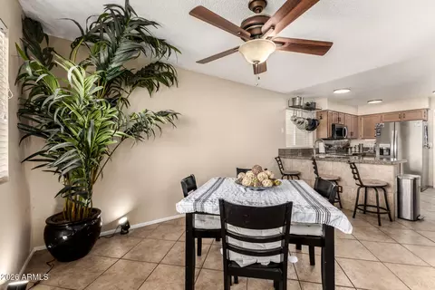 Dining - 4122 E Mountain Vista Dr, Phoenix, AZ 85048 photo 2 of 2