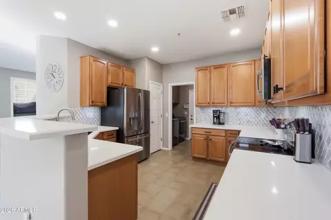 Kitchen - 3021 E Darrow St, Phoenix, AZ 85042 photo 6 of 7