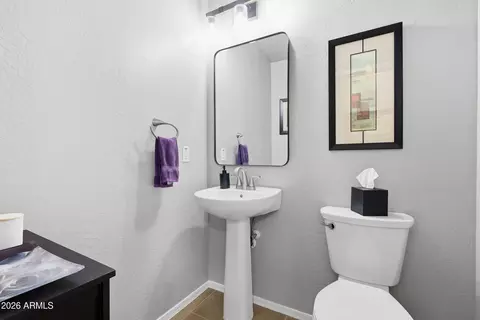 Bath - 3021 E Darrow St, Phoenix, AZ 85042 photo 1 of 4