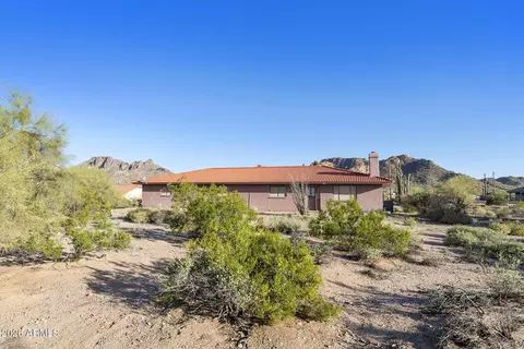 Exterior - 295 E Moon Vista St, Apache Junction, AZ 85119 photo 2 of 3
