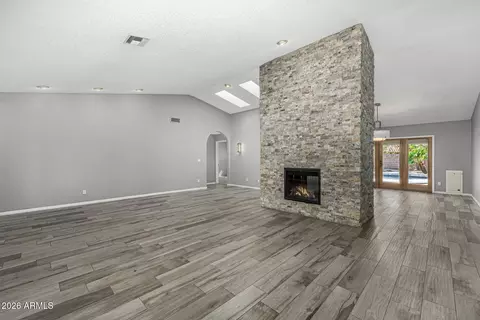 Living - 801 E Acoma Dr, Phoenix, AZ 85022 photo 2 of 10