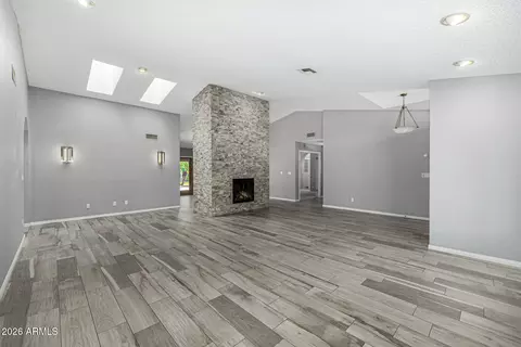 Living - 801 E Acoma Dr, Phoenix, AZ 85022 photo 5 of 10