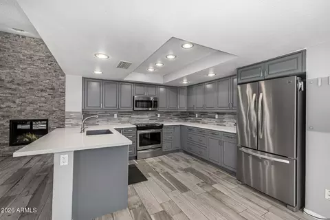 Kitchen - 801 E Acoma Dr, Phoenix, AZ 85022 photo 4 of 7