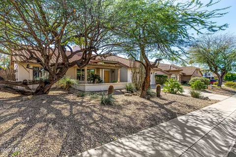 Exterior - 801 E Acoma Dr, Phoenix, AZ 85022 photo 2 of 15