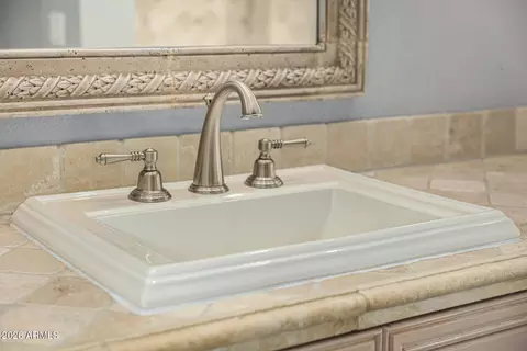 Bath - 801 E Acoma Dr, Phoenix, AZ 85022 photo 6 of 8
