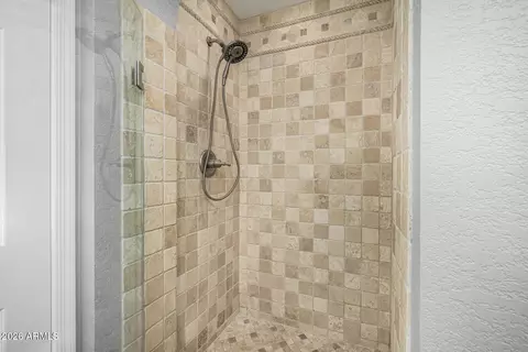 Bath - 801 E Acoma Dr, Phoenix, AZ 85022 photo 3 of 8