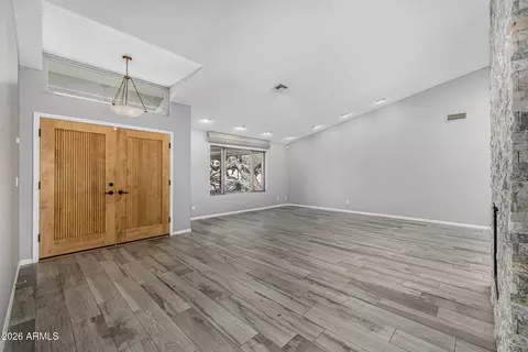 Living - 801 E Acoma Dr, Phoenix, AZ 85022 photo 1 of 10