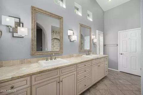 Bath - 801 E Acoma Dr, Phoenix, AZ 85022 photo 1 of 8