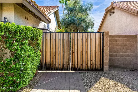 Exterior - 801 E Acoma Dr, Phoenix, AZ 85022 photo 3 of 15