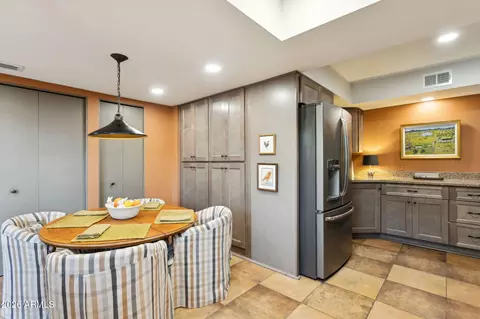 Dining - 3253 E Vogel Ave, Phoenix, AZ 85028 photo 4 of 4
