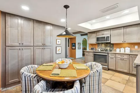 Kitchen - 3253 E Vogel Ave, Phoenix, AZ 85028 photo 5 of 5