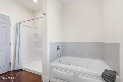 Bath - 2770 E Davis Pass, Eloy, AZ 85131 photo 2 of 4