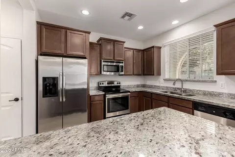 Kitchen - 4707 E Thunderheart Trl #102, Gilbert, AZ 85297 photo 3 of 3