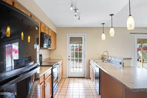 Kitchen - 1919 E Auburn Dr, Tempe, AZ 85283 photo 4 of 5