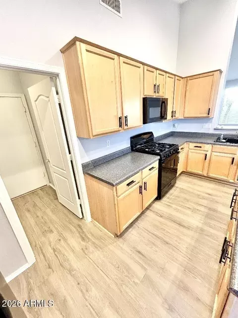 Kitchen - 871 E Sherri Dr, Gilbert, AZ 85296 photo 3 of 3