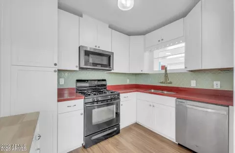 Kitchen - 2242 E Harvard St, Phoenix, AZ 85006 photo 3 of 3