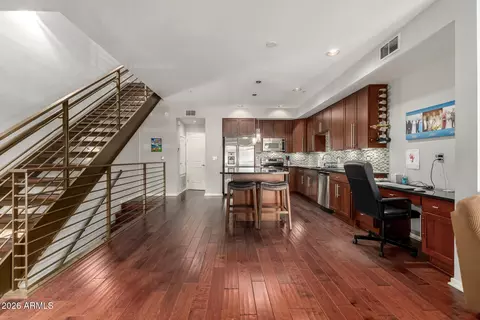 525 W Lakeside Dr W #125, Tempe, AZ 85281
