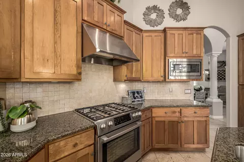 Kitchen - 4477 E Stanford Ave, Gilbert, AZ 85234 photo 8 of 9