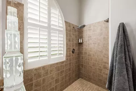 Bath - 4477 E Stanford Ave, Gilbert, AZ 85234 photo 5 of 9